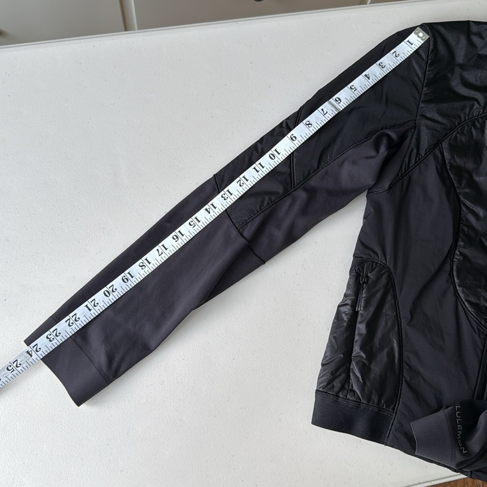 Lululemon Polar Pace Run Jacket - Picture 14 of 15